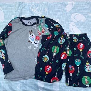 Women’s Disney Holiday pajama set
